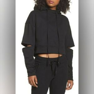 ALO YOGA PEAK CUTOUT LONG SLEEVE